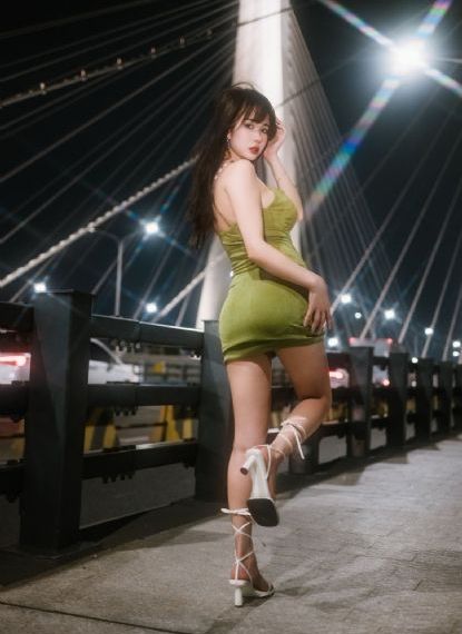 美女脱光app_超清电影免费在线